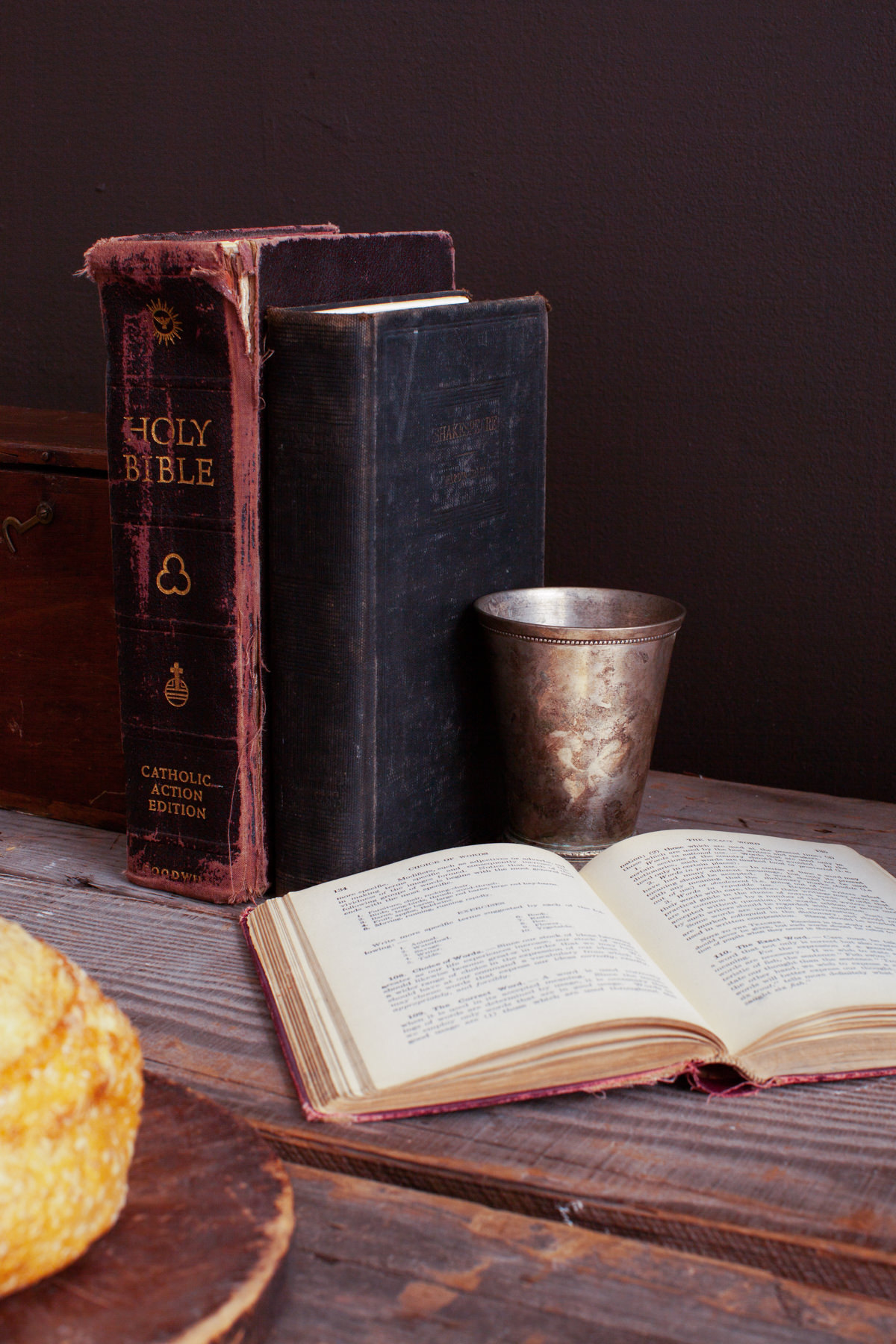 Bible Books Monk Historical Vase Wood STOCKIST PHOTO