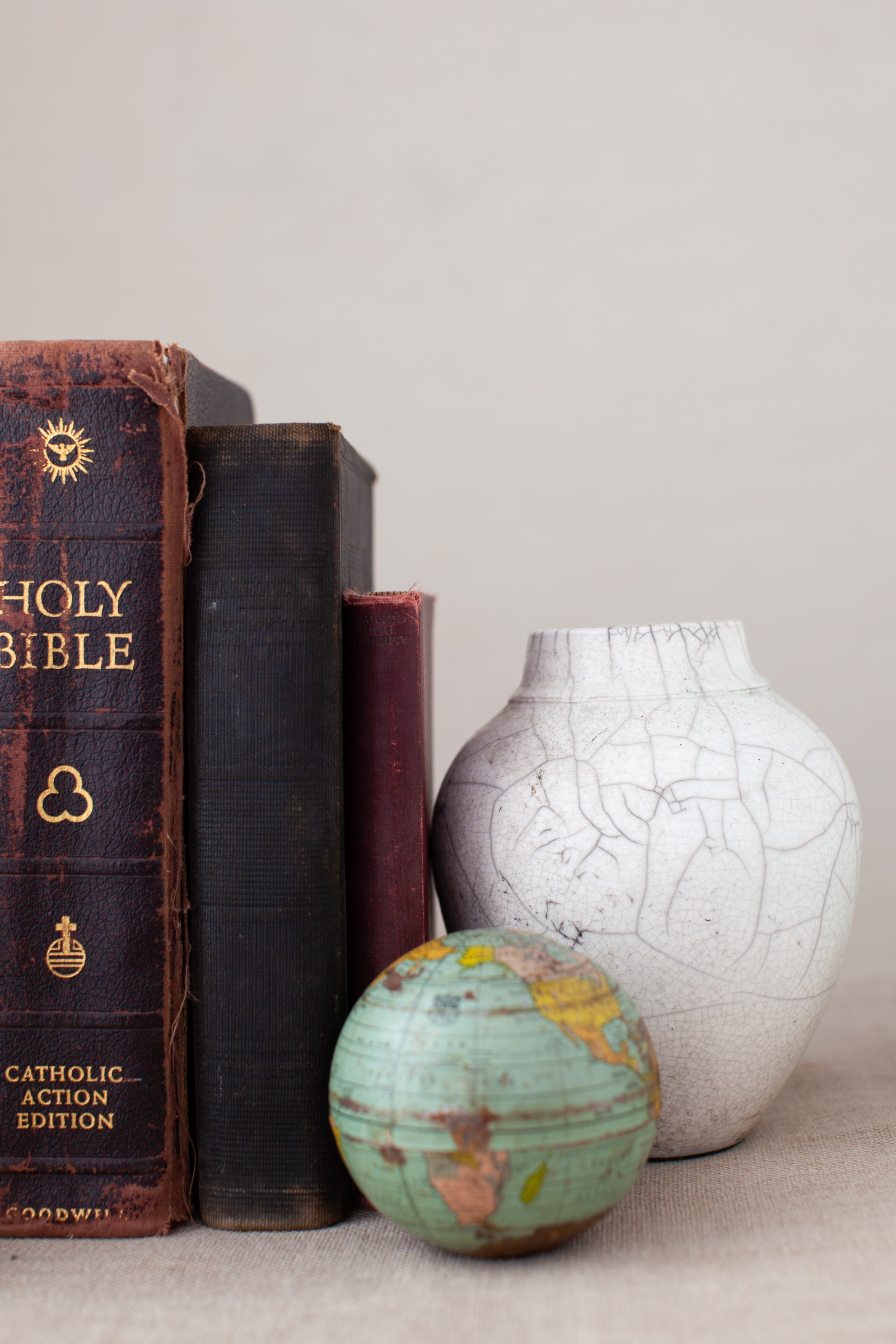 Bible Books Shelf Interior Design Vase Old - STOCKIST PHOTO